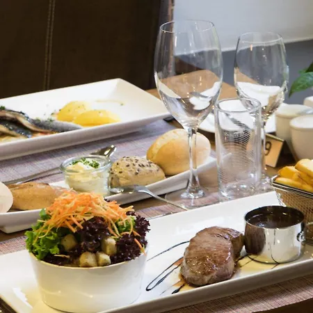 安克劳史特酒店 蒙多夫莱班